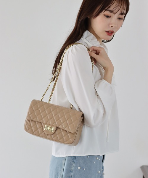BLUEEAST（ブルーイースト）の「2WAYキルティングチェーンショルダーバッグ（ショルダーバッグ・レディース・ベージュ/ブラック・FREE）」の4枚目の写真