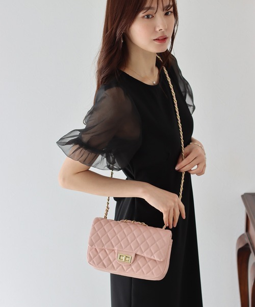 BLUEEAST（ブルーイースト）の「2WAYキルティングチェーンショルダーバッグ（ショルダーバッグ・レディース・ベージュ/ブラック・FREE）」の6枚目の写真