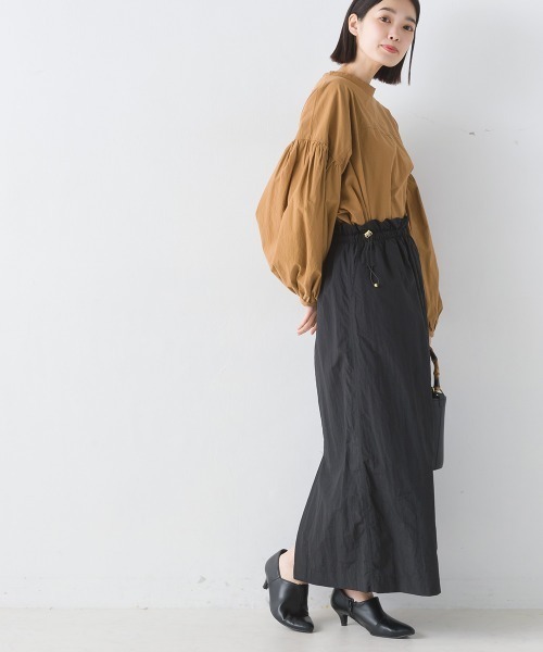 OMNES（オムネス）の「撥水加工ナイロンドロストギャザースカート（スカート・レディース・ブラック/カーキ/ベージュ・FREE）」の5枚目の写真