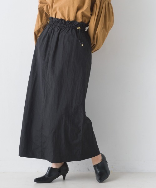 OMNES（オムネス）の「撥水加工ナイロンドロストギャザースカート（スカート・レディース・ブラック/カーキ/ベージュ・FREE）」の4枚目の写真