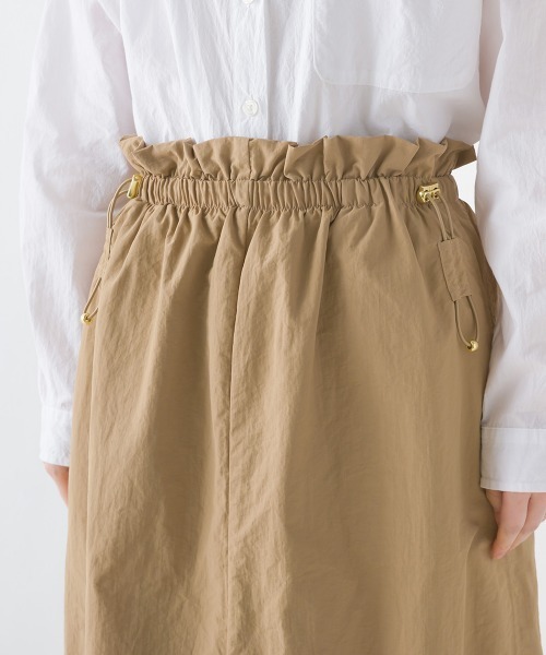 OMNES（オムネス）の「撥水加工ナイロンドロストギャザースカート（スカート・レディース・ブラック/カーキ/ベージュ・FREE）」の9枚目の写真