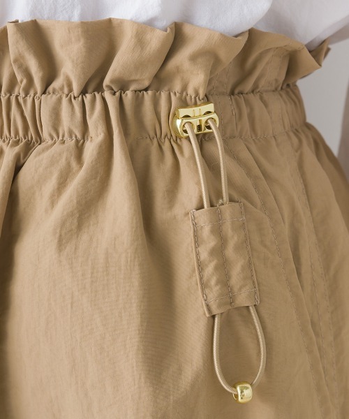 OMNES（オムネス）の「撥水加工ナイロンドロストギャザースカート（スカート・レディース・ブラック/カーキ/ベージュ・FREE）」の11枚目の写真