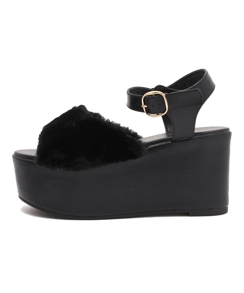 WEGO（ウィゴー）の「WEGO/ファー厚底サンダル（サンダル・レディース・ホワイト/ブラック・MEDIUM/LARGE）」の12枚目の写真