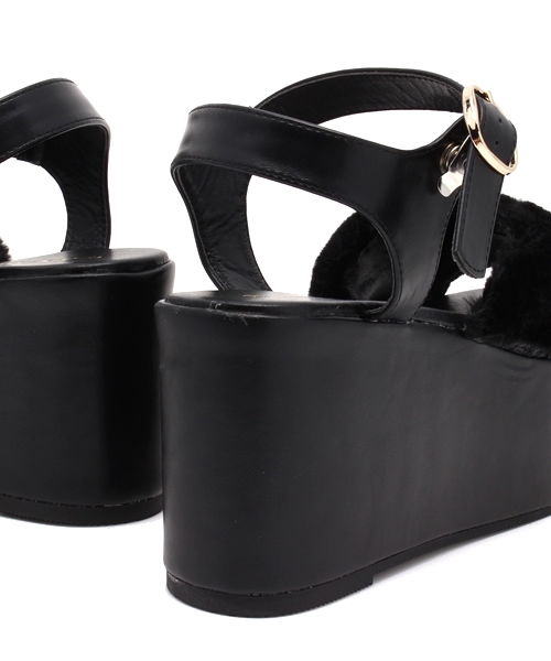 WEGO（ウィゴー）の「WEGO/ファー厚底サンダル（サンダル・レディース・ホワイト/ブラック・MEDIUM/LARGE）」の10枚目の写真