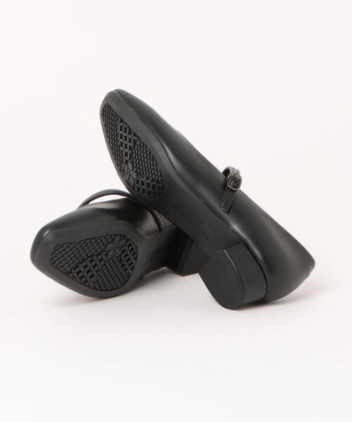 fuwaraku(フワラク)の「【fuwaraku】 幅広 3E 防水 ストラップパンプス <3.0cmヒール> 【21.5cm~25.5cm】(パンプス・レディース・ブラック・22.0cm/22.5cm/23.0cm/23.5cm/24.0cm/24.5cm/25.0cm/21.5cm/25.5cm)」の3枚目の写真