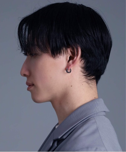 LION HEART(ライオンハート)の「【限定展開】“LH-1”ロゴフープピアス/サージカルステンレス(金属アレルギー対応)【LION HEART / ライオンハート】(ピアス(片耳用)・メンズ・シルバー×ブラック/シルバー・ONE SIZE)」の10枚目の写真