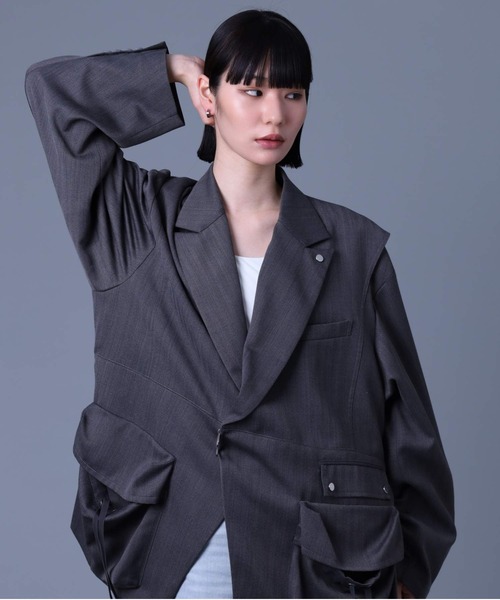 LION HEART(ライオンハート)の「【限定展開】“LH-1”ロゴフープピアス/サージカルステンレス(金属アレルギー対応)【LION HEART / ライオンハート】(ピアス(片耳用)・メンズ・シルバー×ブラック/シルバー・ONE SIZE)」の6枚目の写真