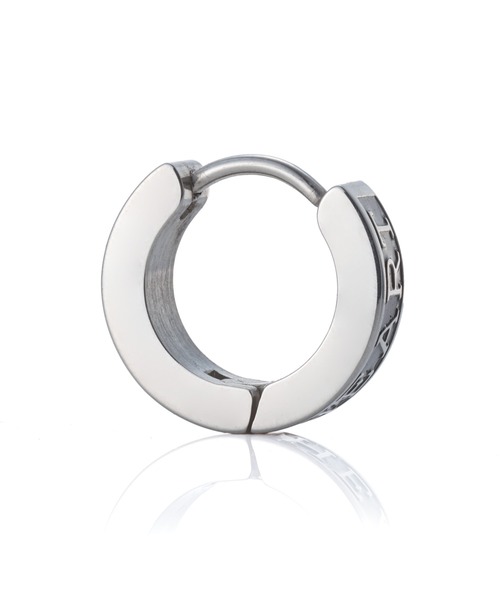 LION HEART(ライオンハート)の「【限定展開】“LH-1”ロゴフープピアス/サージカルステンレス(金属アレルギー対応)【LION HEART / ライオンハート】(ピアス(片耳用)・メンズ・シルバー×ブラック/シルバー・ONE SIZE)」の15枚目の写真