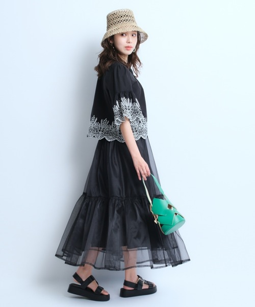 JUSGLITTY（ジャスグリッティー）の「配色カットワークブラウス