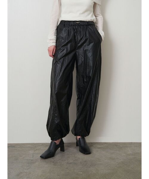 ELENDEEK(エレンディーク)の「シャイニーパンツ(その他パンツ・レディース・シルバー/ブラック・FREE)」の3枚目の写真