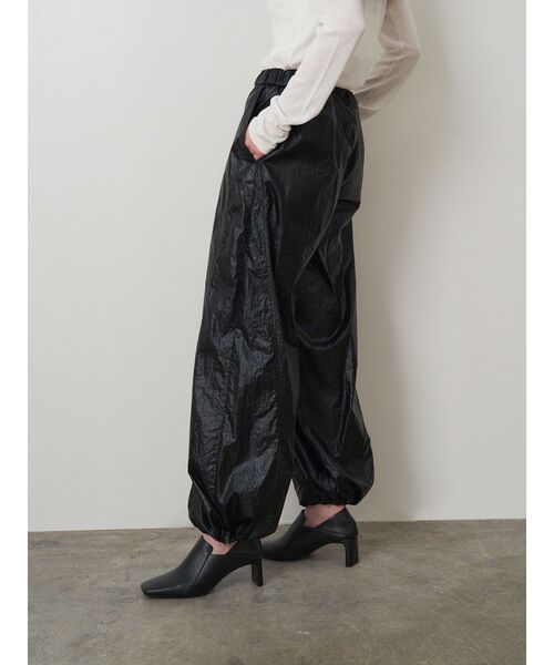 ELENDEEK(エレンディーク)の「シャイニーパンツ(その他パンツ・レディース・シルバー/ブラック・FREE)」の4枚目の写真