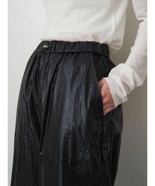 ELENDEEK(エレンディーク)の「シャイニーパンツ(その他パンツ・レディース・シルバー/ブラック・FREE)」の5枚目の写真