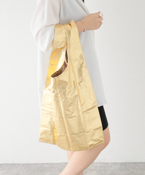 U by SPICK&SPAN（ユーバイスピックアンドスパン）の「【BAGGU/バグゥ】 Standard Baggu Metallic（ハンドバッグ・レディース・ゴールド・FREE）」の10枚目の写真