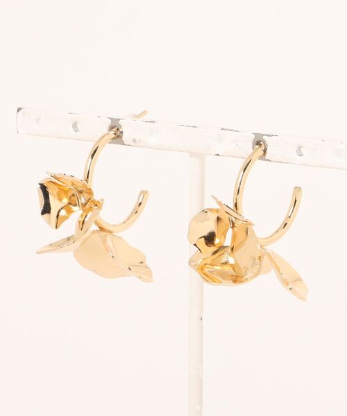 apres jour mignon(アプレジュールミニョン)の「【apresjour mignon×ARIAZ】ニュアンスフラワーピアス(ピアス(両耳用)・レディース・ゴールド/シルバー・ONESIZE)」の8枚目の写真