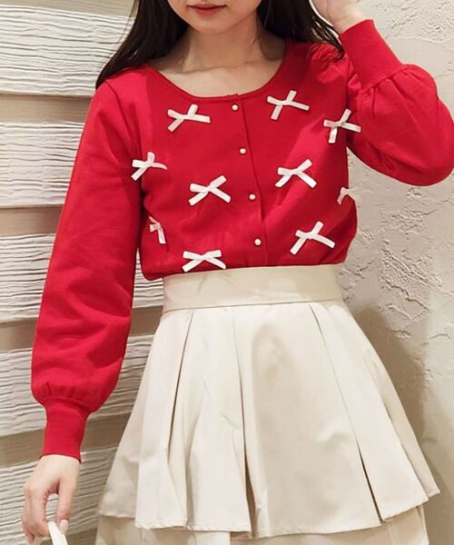 MAJESTIC LEGON(マジェスティックレゴン)の「プチリボンニットカーディガン(カーディガン/ボレロ・レディース・レッド・MEDIUM)」の5枚目の写真