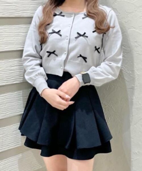 MAJESTIC LEGON(マジェスティックレゴン)の「プチリボンニットカーディガン(カーディガン/ボレロ・レディース・レッド・MEDIUM)」の8枚目の写真