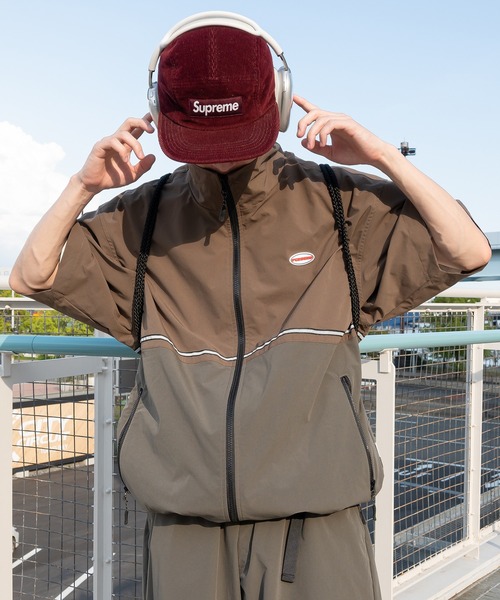 Perushu（ペルーシュ）の「スタンドネックリフレクター付きテックブルゾンシャツ（その他トップス・メンズ・ダークオリーブ/ブラック/グレイッシュベージュ・MEDIUM/LARGE）」の15枚目の写真