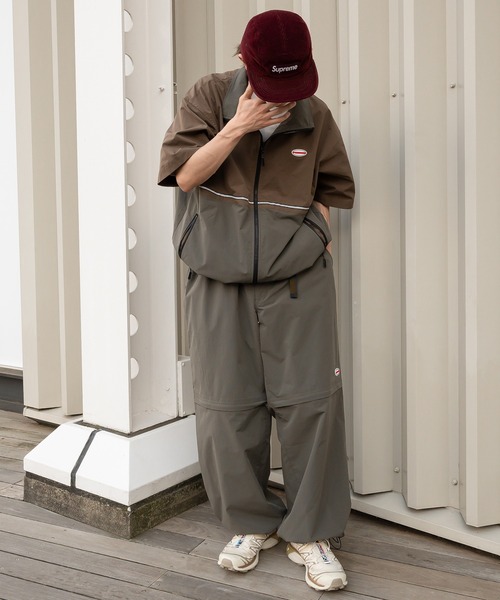 Perushu（ペルーシュ）の「スタンドネックリフレクター付きテックブルゾンシャツ（その他トップス・メンズ・ダークオリーブ/ブラック/グレイッシュベージュ・MEDIUM/LARGE）」の8枚目の写真