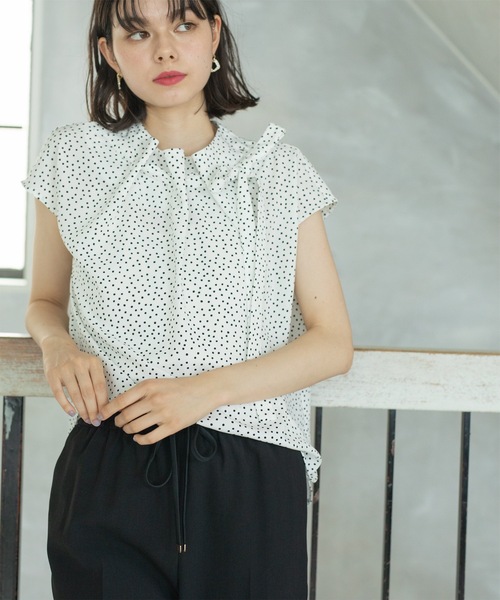 OPAQUE.CLIP（オペークドットクリップ）の「ドットボウタイブラウス【洗濯機洗い可】（シャツ/ブラウス・レディース・キャメル/ホワイト系1/ブラック系・40/38/42/36）」の6枚目の写真