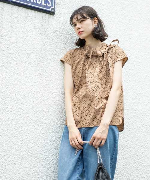 OPAQUE.CLIP（オペークドットクリップ）の「ドットボウタイブラウス【洗濯機洗い可】（シャツ/ブラウス・レディース・キャメル/ホワイト系1/ブラック系・40/38/42/36）」の12枚目の写真