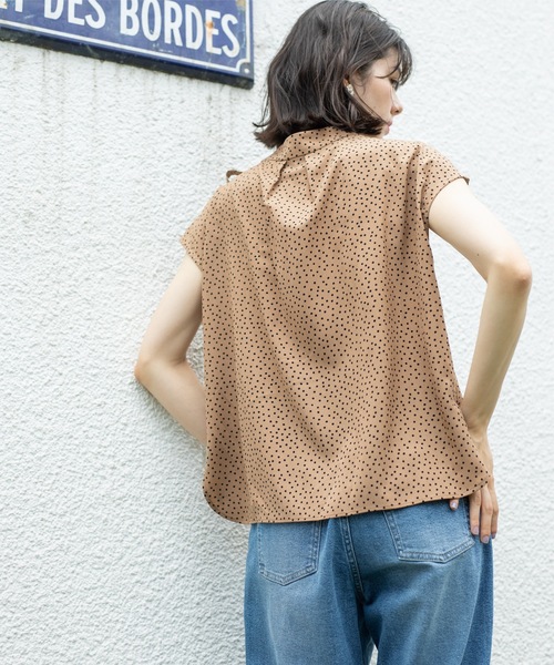 OPAQUE.CLIP（オペークドットクリップ）の「ドットボウタイブラウス【洗濯機洗い可】（シャツ/ブラウス・レディース・キャメル/ホワイト系1/ブラック系・40/38/42/36）」の16枚目の写真