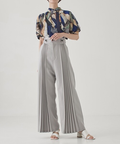 UNITED TOKYOプリーテッドスイッチングパンツ