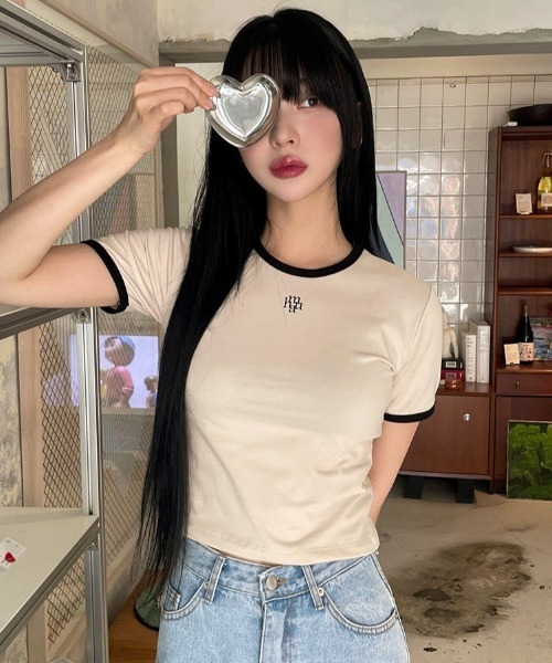 muahmuah（ムーアムーア）の「A'GEM/9 × .kom 『muah muah/ムーアムーア』 AIRLYSPANGRAPHICHALFT-SHIRT/エアリースパン グラフィックハーフ半袖カットソー（Tシャツ/カットソー・レディース・ホワイト/ブラック/ネイビー/ベージュ・FREE）」の8枚目の写真