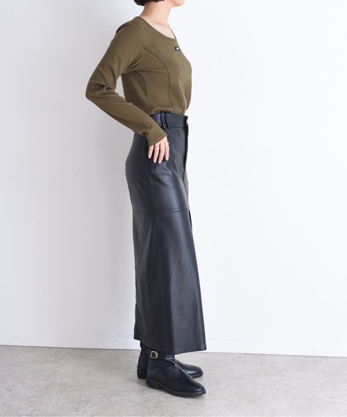 Eimee Law(エイミーロウ)の「プレートポイントランダムリブ トップス(Tシャツ/カットソー・レディース・ブラック/カーキ/ライトベージュ/オフホワイト・38/FREE)」の8枚目の写真