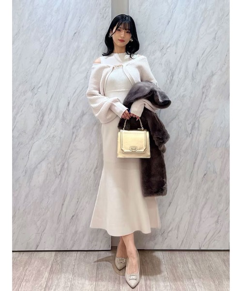 MERCURYDUO(マーキュリーデュオ)の「ビジューパールサイドフラワーイヤリング(ピアス(両耳用)・レディース・シルバー/ゴールド・FREE)」の14枚目の写真