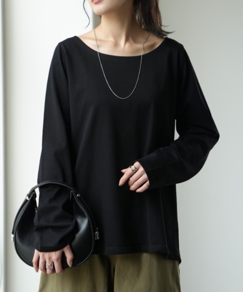 HUG.U(ハグユー)の「シンプルカットソー(Tシャツ/カットソー・レディース・ベージュ/ダークグレー/サンドベージュ/ホワイト/レッド/グリーン/ブルー/ブラック/スモークピンク・M/L)」の15枚目の写真
