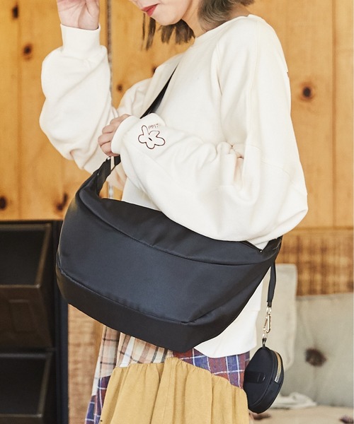 CUBE SUGAR(キューブシュガー)の「ナイロンミニポーチ付ショルダーバッグ(ショルダーバッグ・レディース・ブラック/ベージュ/カーキ・M)」の2枚目の写真