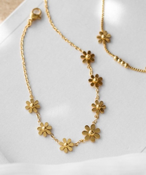 Coo+i（クーイ）の「フラワーデザインステンレスアンクレット（アンクレット・レディース・ゴールド・FREE）」の2枚目の写真