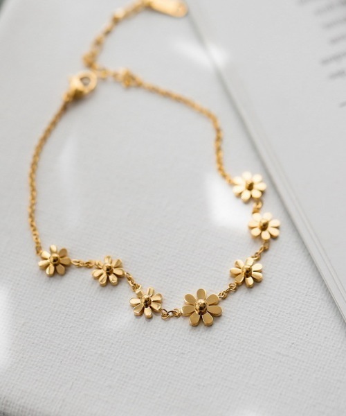 Coo+i（クーイ）の「フラワーデザインステンレスアンクレット（アンクレット・レディース・ゴールド・FREE）」の3枚目の写真