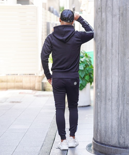 adamsJUGGLER RTEGO.EジャカードセットアップLサイズ　ブラック adamsJUGGLER（アダムスジャグラー）の「RTEG O.Eジャカードフーディー