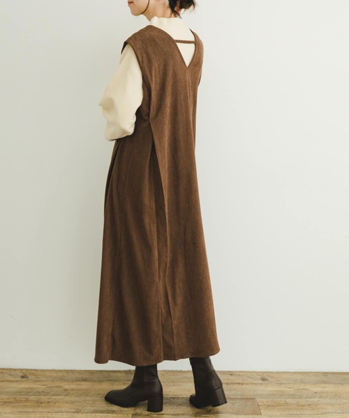 ITEMS URBANRESEARCH（アイテムズ アーバンリサーチ）の「コーデュロイジャンパースカート（ジャンパースカート・レディース・ブラウン/ベージュ/ブラック・FREE）」の8枚目の写真