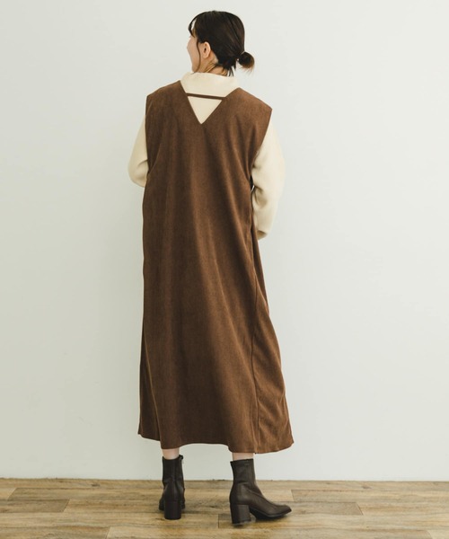 ITEMS URBANRESEARCH（アイテムズ アーバンリサーチ）の「コーデュロイジャンパースカート（ジャンパースカート・レディース・ブラウン/ベージュ/ブラック・FREE）」の11枚目の写真