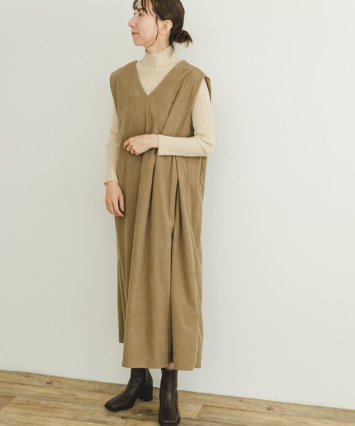 ITEMS URBANRESEARCH（アイテムズ アーバンリサーチ）の「コーデュロイジャンパースカート（ジャンパースカート・レディース・ブラウン/ベージュ/ブラック・FREE）」の12枚目の写真