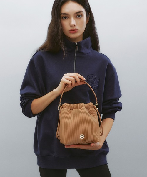 METROCITY(メトロシティ)の「【牛革 / 本革】プリーツ 巾着 2wayミニバッグ(トートバッグ・レディース・ワイン/ベージュ・FREE)」の18枚目の写真