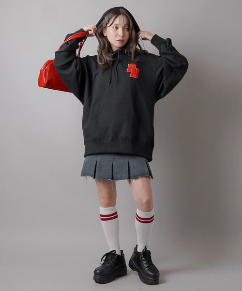 SPINNS（スピンズ）の「RN STARロゴプルオーバーパーカー（パーカー・レディース・ブラック/オフホワイト/オートミール/ピンク/パープル・ONESIZE）」の6枚目の写真