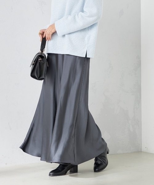 a.v.v（アーヴェヴェ）の「サテンマーメイドフレアスカート（スカート・レディース・アイボリー/チャコールグレー/グリーン・34/36/40/38/42）」の3枚目の写真