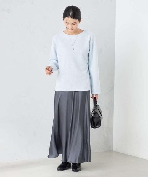 a.v.v（アーヴェヴェ）の「サテンマーメイドフレアスカート（スカート・レディース・アイボリー/チャコールグレー/グリーン・34/36/40/38/42）」の7枚目の写真