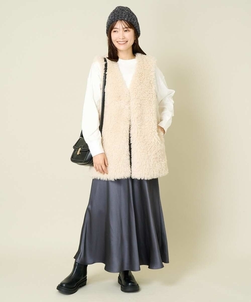 a.v.v（アーヴェヴェ）の「サテンマーメイドフレアスカート（スカート・レディース・アイボリー/チャコールグレー/グリーン・34/36/40/38/42）」の18枚目の写真