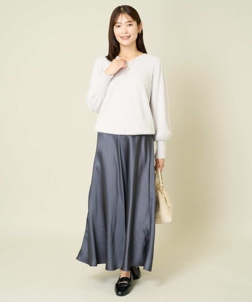 a.v.v（アーヴェヴェ）の「サテンマーメイドフレアスカート（スカート・レディース・アイボリー/チャコールグレー/グリーン・34/36/40/38/42）」の20枚目の写真