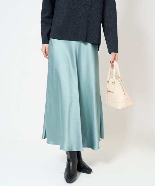 a.v.v（アーヴェヴェ）の「サテンマーメイドフレアスカート（スカート・レディース・アイボリー/チャコールグレー/グリーン・34/36/40/38/42）」の22枚目の写真