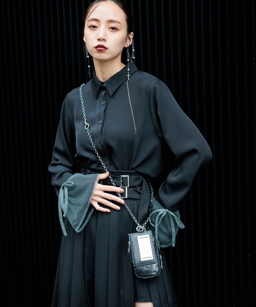 HARE（ハレ）の「プレートデザインパスケース＊ミニポーチ(HARE)（パスケース・レディース・シルバー/ブラック・FREE）」の3枚目の写真