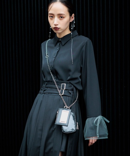 HARE（ハレ）の「プレートデザインパスケース＊ミニポーチ(HARE)（パスケース・レディース・シルバー/ブラック・FREE）」の4枚目の写真