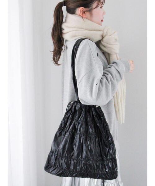 ehka sopo(エヘカソポ)の「シャーリングトートバッグ(ハンドバッグ・レディース・ブラック/オフホワイト/ピンク・F)」の1枚目の写真