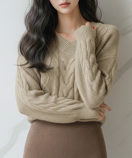 Julia Boutique（ジュリアブティック）の「選べるVネック・タートルネック ケーブルニットトップス・セーター（ニット/セーター・レディース・ブラック系1/ブラック系2/ホワイト系1/ホワイト系2/グレー系1/グレー系2/カーキ系1/カーキ系2/パープル系1/パープル系2/ブルー系1/ブルー系2/ベージュ系1/ベージュ系2/ワイン系1/ワイン系2・ONE）」の7枚目の写真