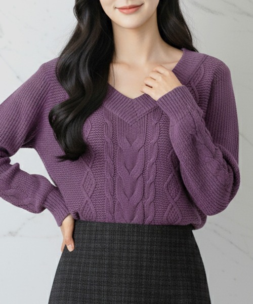 Julia Boutique（ジュリアブティック）の「選べるVネック・タートルネック ケーブルニットトップス・セーター（ニット/セーター・レディース・ブラック系1/ブラック系2/ホワイト系1/ホワイト系2/グレー系1/グレー系2/カーキ系1/カーキ系2/パープル系1/パープル系2/ブルー系1/ブルー系2/ベージュ系1/ベージュ系2/ワイン系1/ワイン系2・ONE）」の13枚目の写真