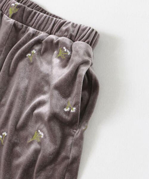 URBAN RESEARCH DOORS（アーバンリサーチドアーズ）の「刺繍ベロアイージーパンツ（その他パンツ・レディース・ブラウン/ブラック・MEDIUM）」の18枚目の写真